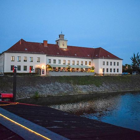 Restaurant Und Pension Alberthafen Дрезден Екстер'єр фото